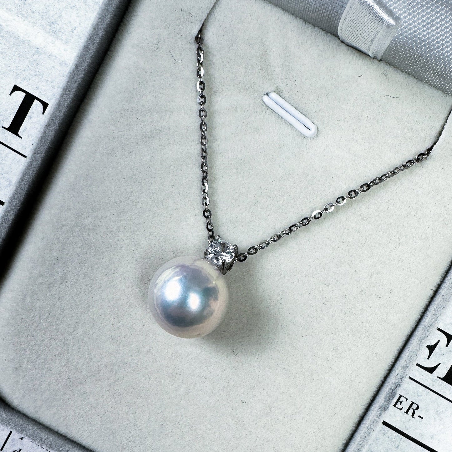 Classic 925 Silver 10mm size Pearl Pendant Necklace with Diamond-Inspired Charm