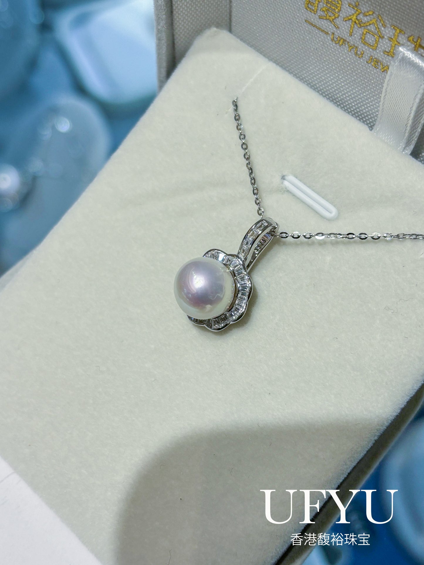 Handcrafted Earl Flower Design 10-11mm Natural Freshwater Round Pearl Sterling Silver Necklace with Diamond Accents for Women's Pendant