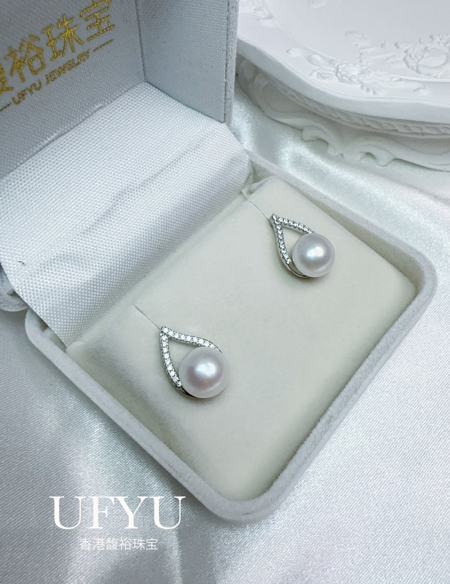 Handcrafted Natural Freshwater High-Quality Pearl Earrings with DiamondsFashionable Versatile Gift for Mom or Girlfriend