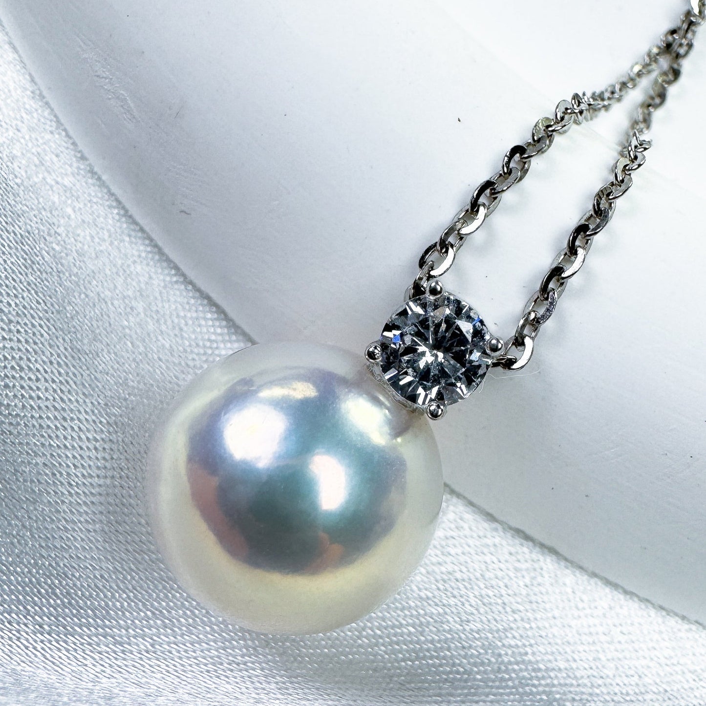 Classic 925 Silver 10mm size Pearl Pendant Necklace with Diamond-Inspired Charm